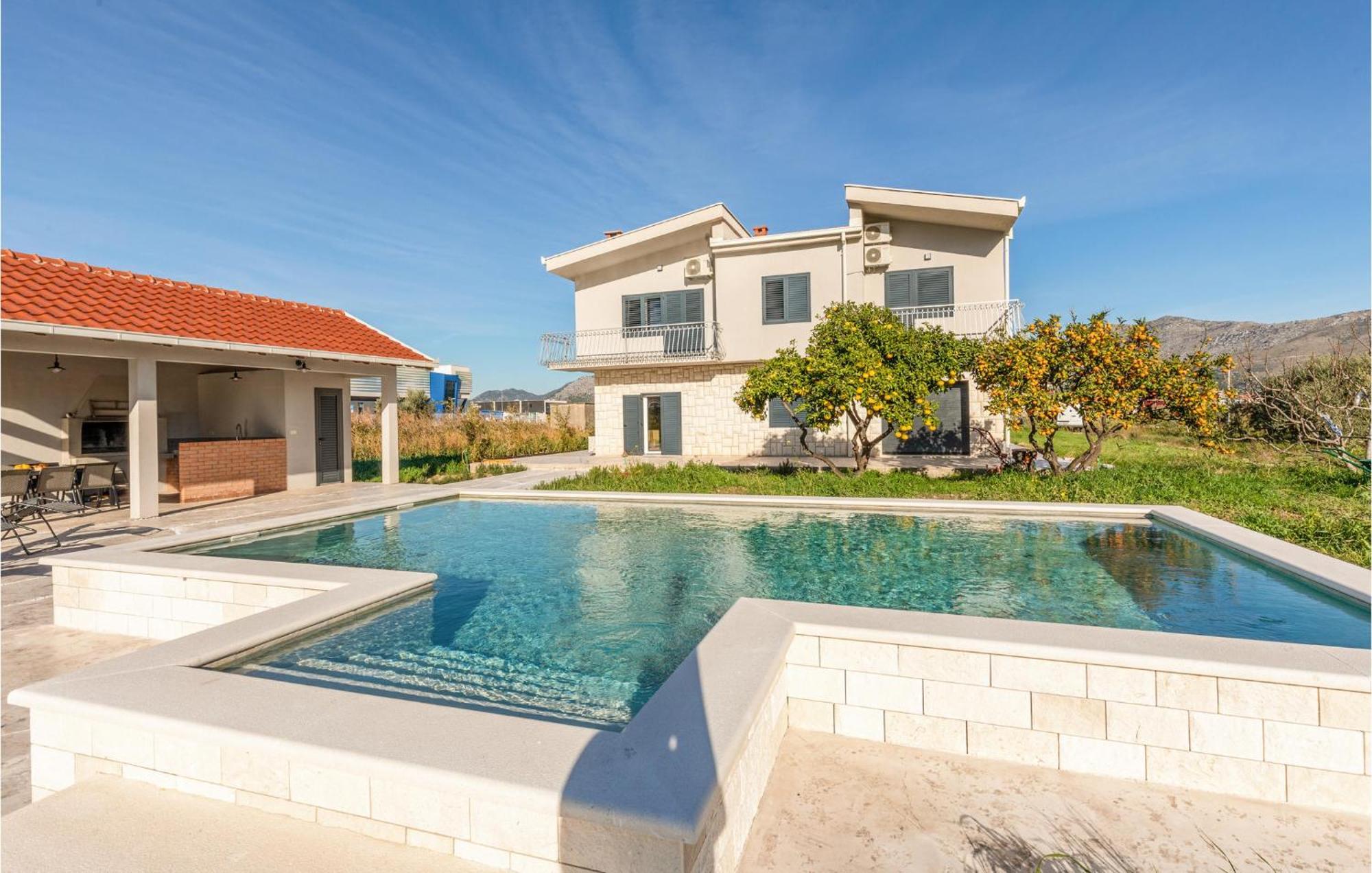 Gorgeous In Opuzen With Heated Swimming Pool Opuzen (Dubrovnik-Neretva)